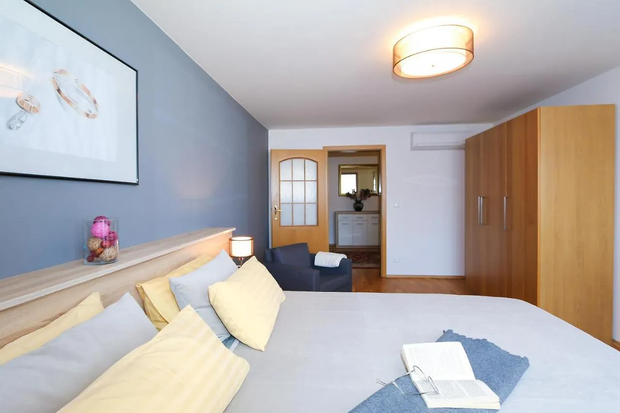 Vinohrady Sazavska Apartments Prague